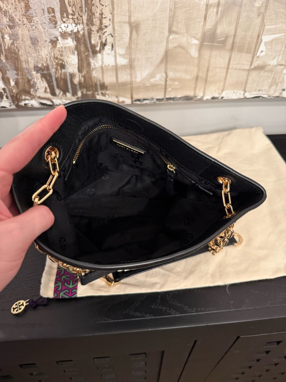 Tory Burch Black Pebbled Leather Shoulder Bag with Gold Chain - Picture 9 of 14